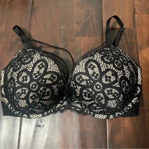 Victoria's Secret Womens Bra 32DDD Lace Very Sexy Push Up Strappy Front